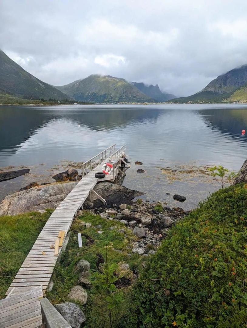 Вилла Nydelig Hytte Med Fantastisk Beliggenhet Ved Sjoen Laupstad Экстерьер фото